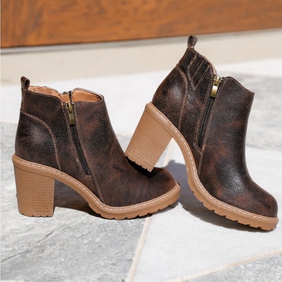 Corky's "Rocky Top" Block Heel Ankle
Bootie with Side Zip espresso size 10 - Picture 7 of 9